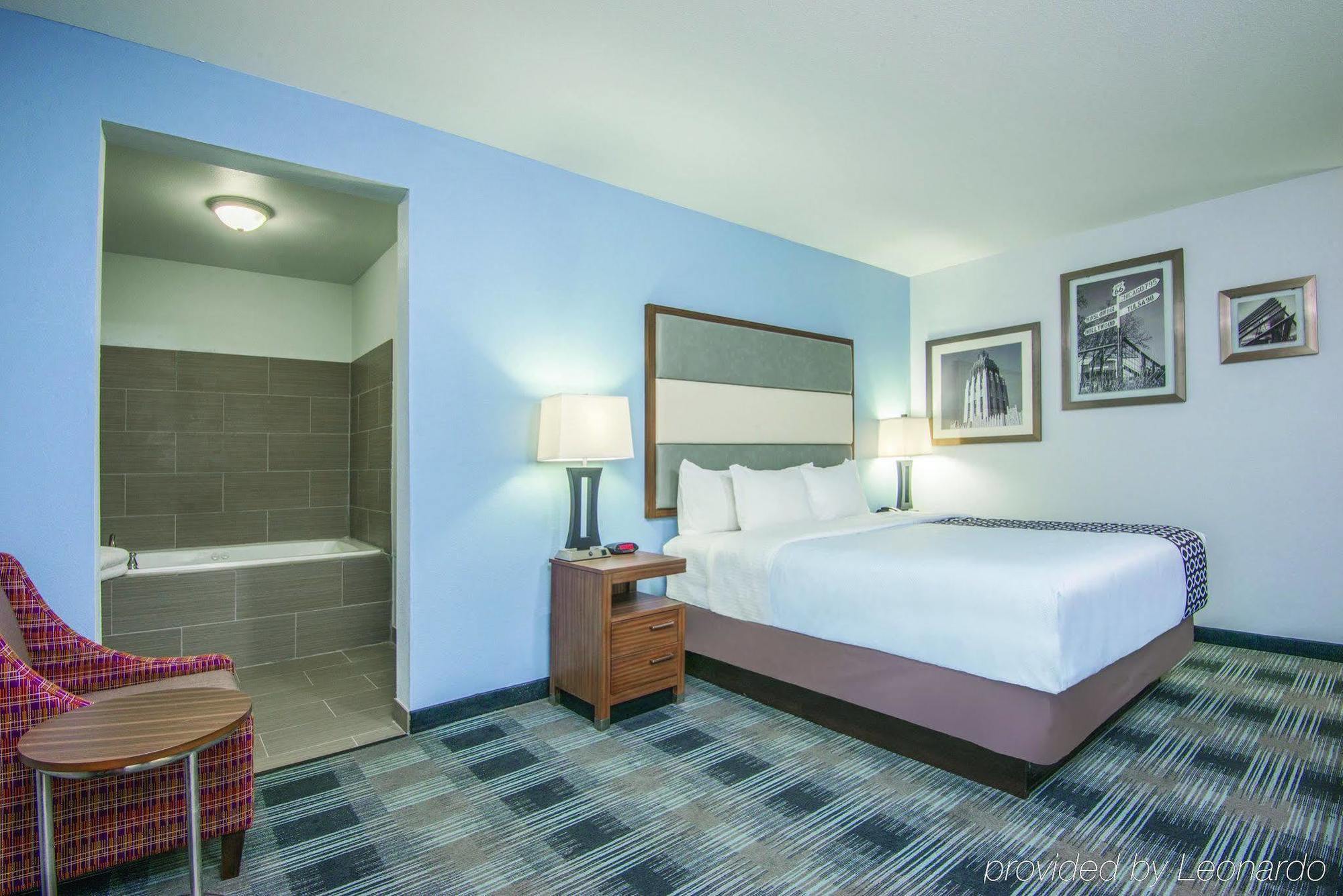 La Quinta By Wyndham Guthrie Hotell Exteriör bild